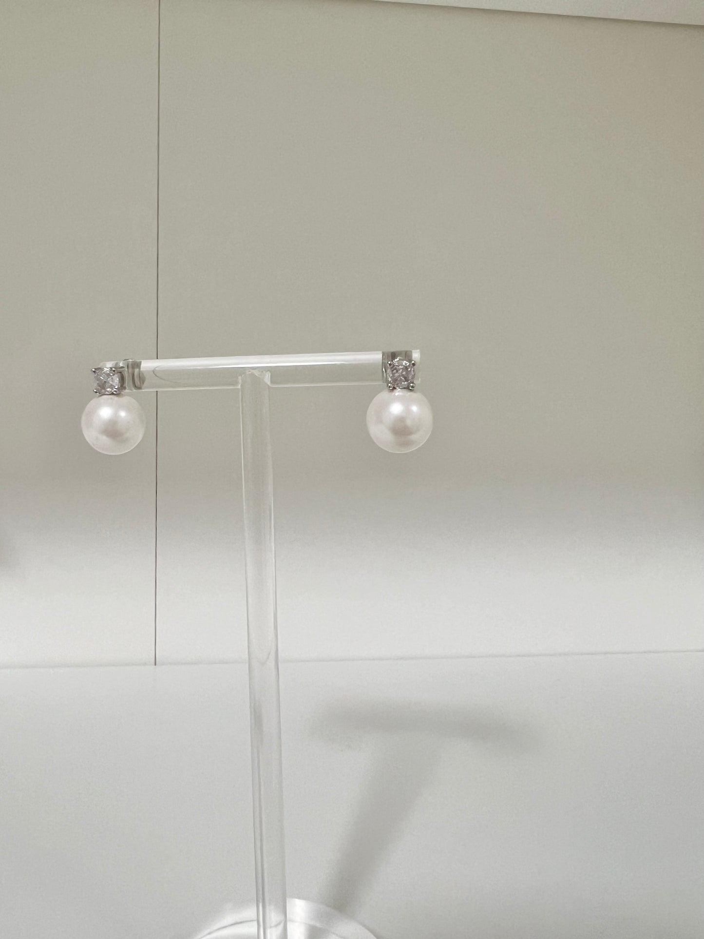 Paige Pearl Earrings