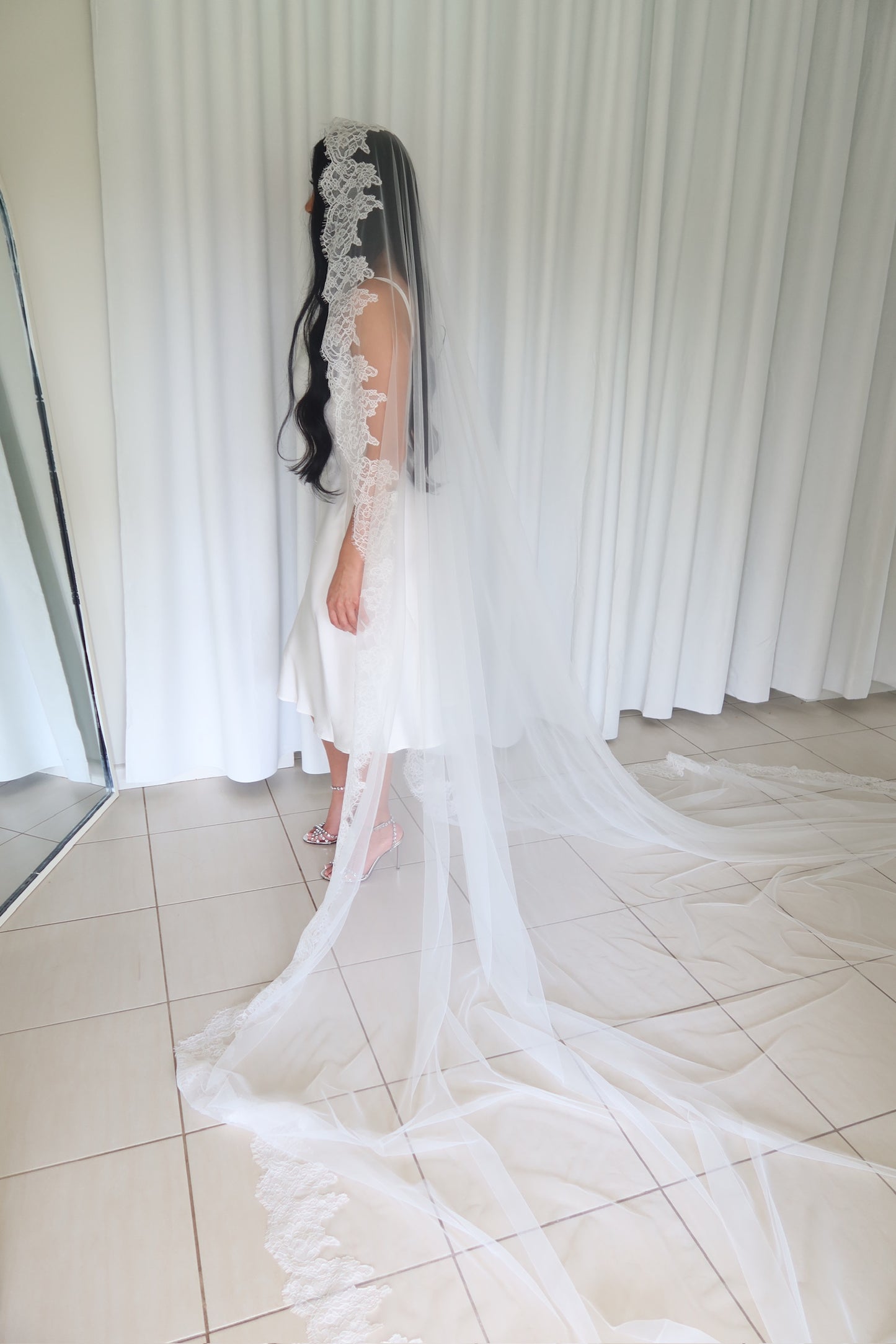 Lucia One Tier Mantilla Veil
