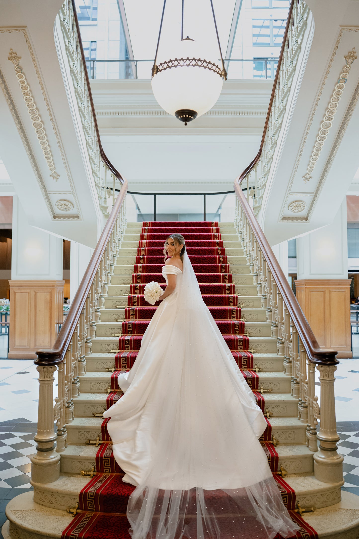 Indiana Pearl and Crystal Veil