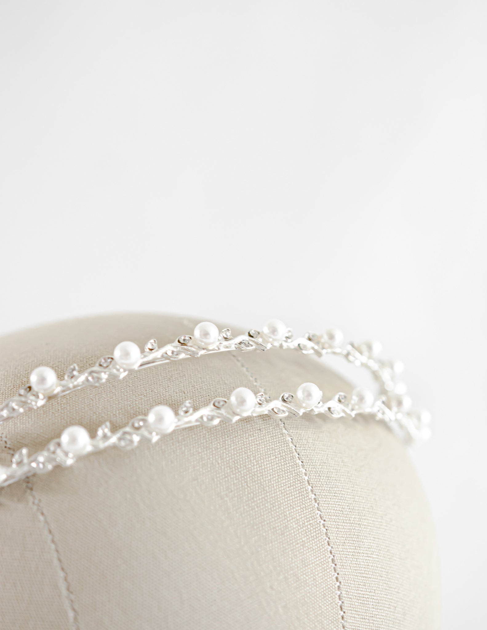 A closer look of double row pearl headband