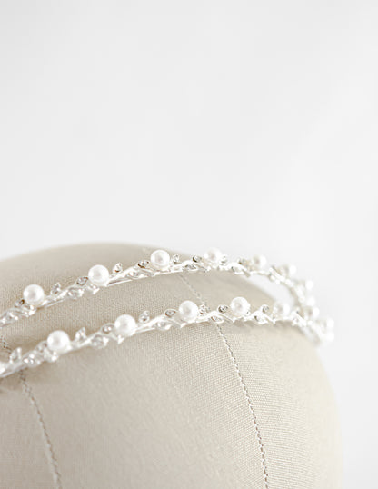 A closer look of double row pearl headband